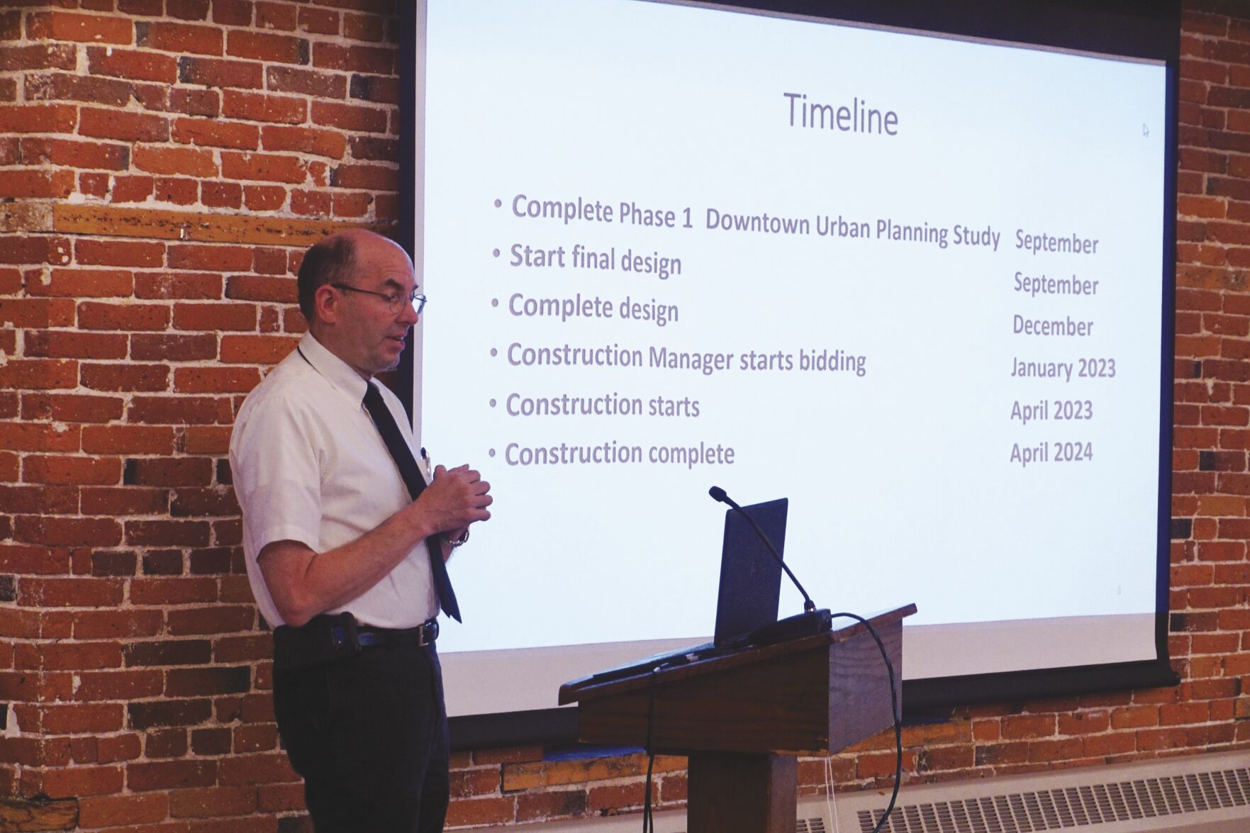 Public forum hears projected timeline, potential improvements for city parking garage